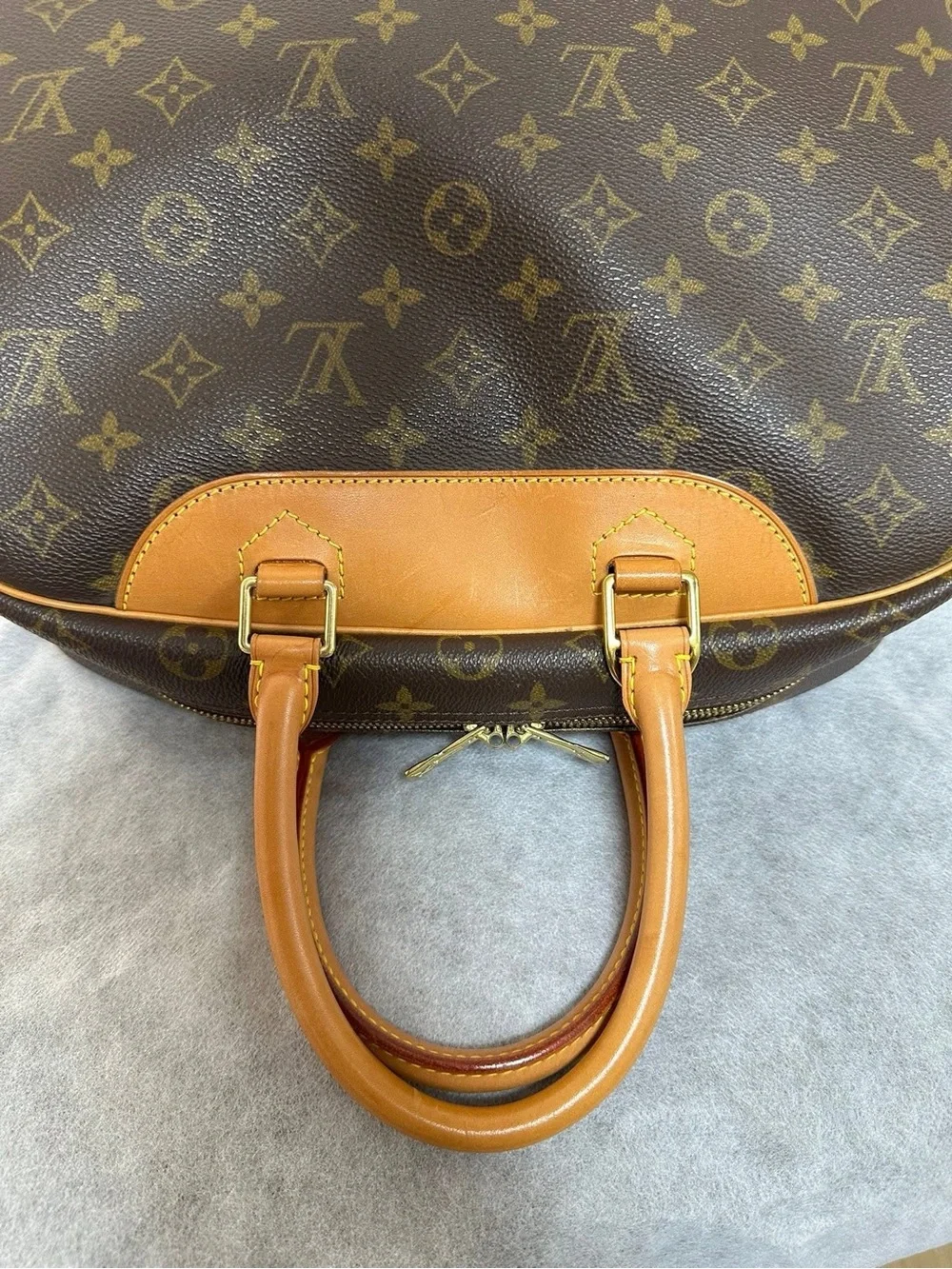 Louis Vuitton Deauville Handbag Monogram Canvas  travel bag